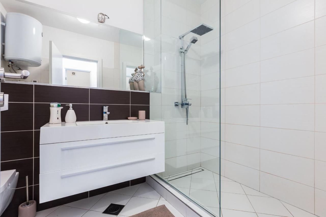 Hoplite 2Br Apartment With Free Parking Zadar Buitenkant foto